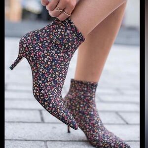 Zara Woman Floral Ditsy Print Kitten Heel Sock Ankle Boot 37